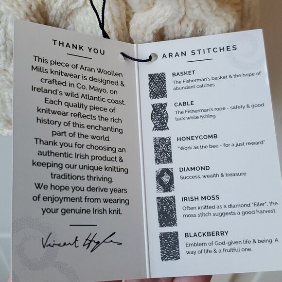 NWT ARAN WOOLEN MILLS Irish Merino Wool Pocket Scarf Wooden buttons Shawl Cream - Picture 5 of 11